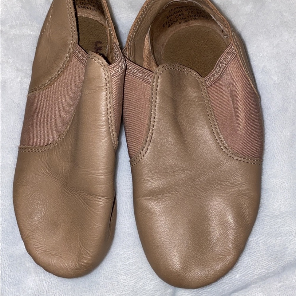Tan jazz shoes size 13